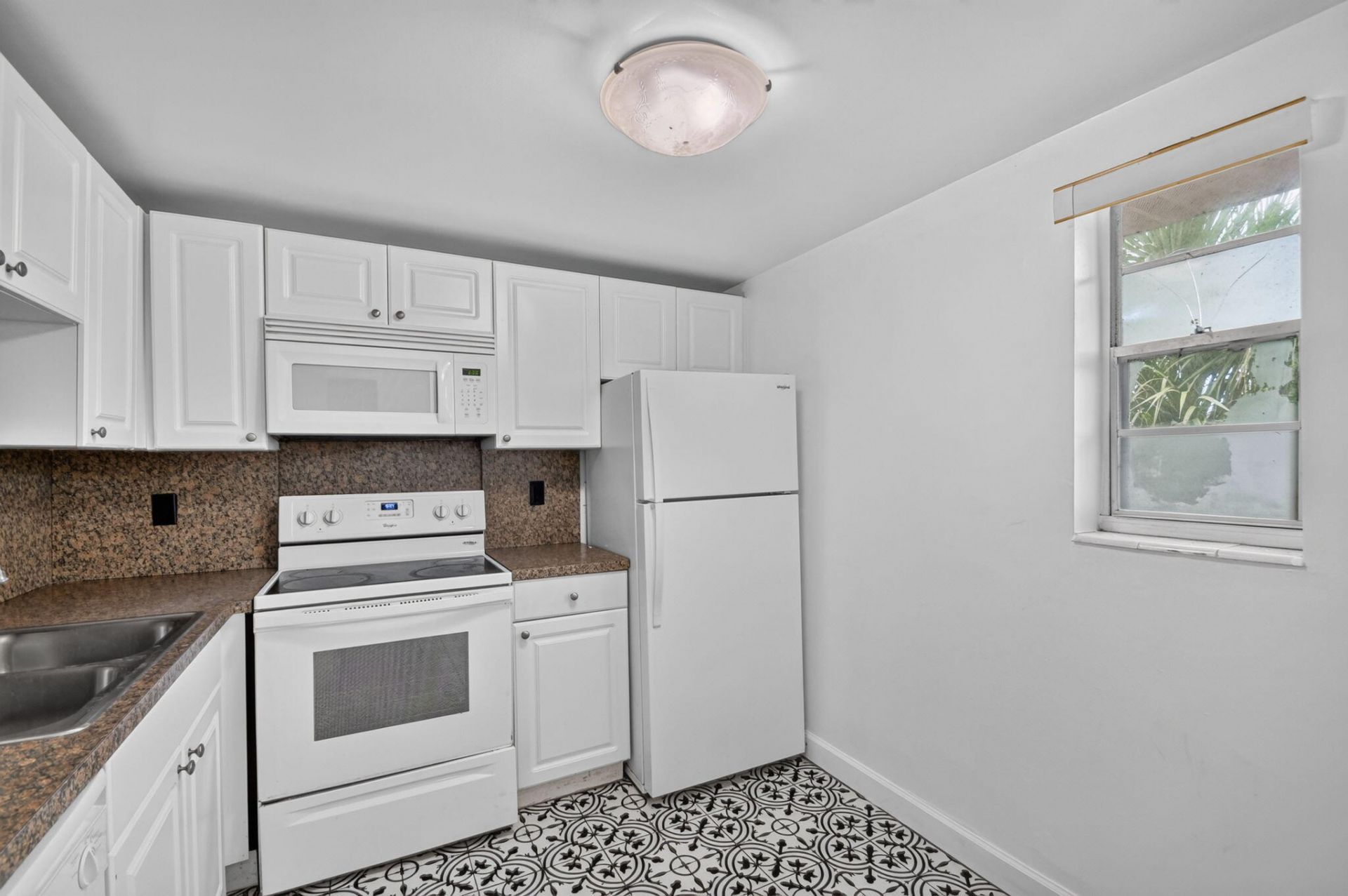 1505 Crescent Circle, Unit B24, Lake Park, FL 33403 Photo