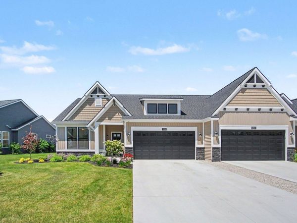 2929 Isle Grand Drive NE, Unit 11, Belmont, MI 49306