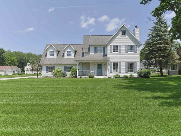 12385 Settlers Cove Court, Granger, IN 46530