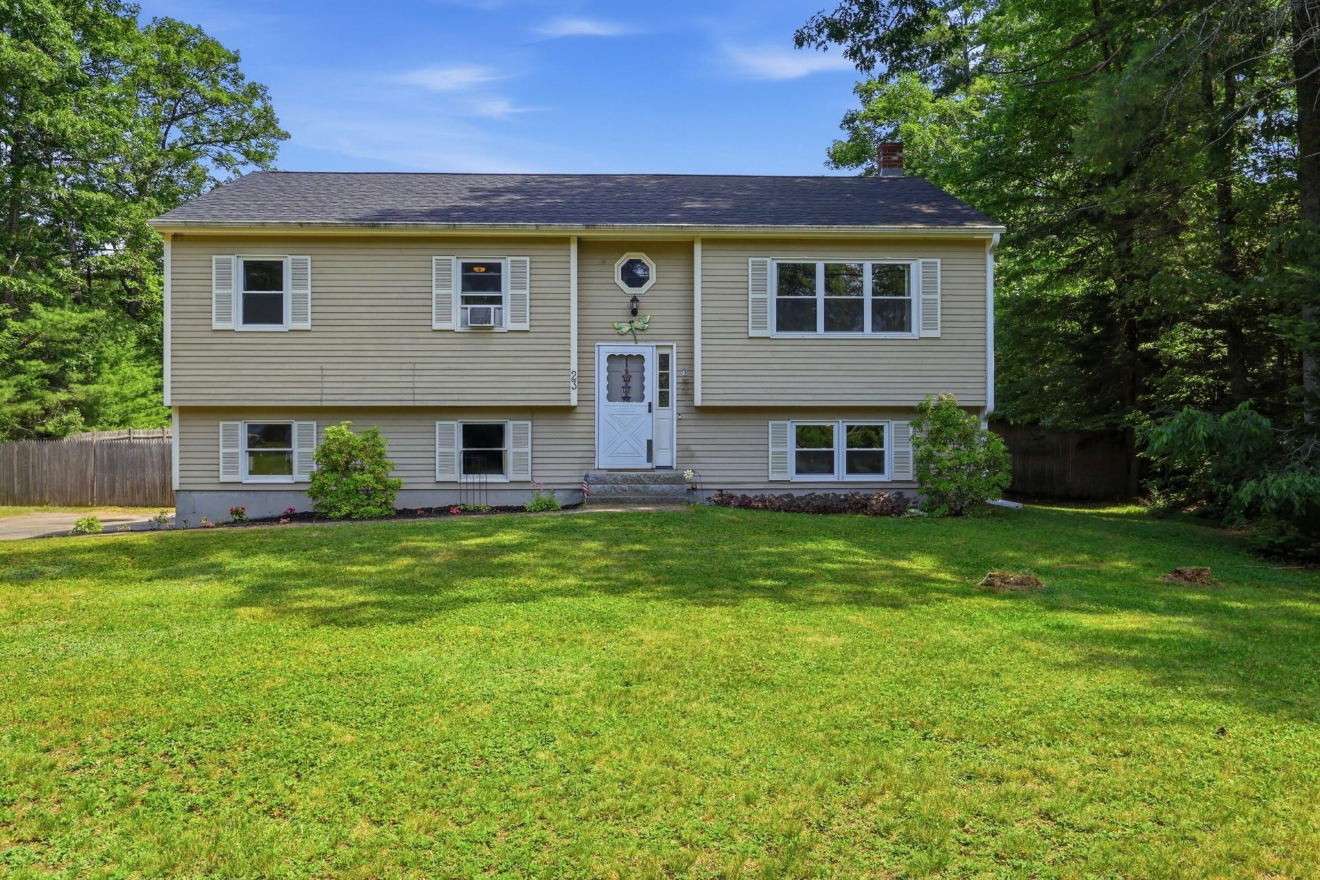 23 Hunter Lane, Topsham, ME 04086 Main Photo