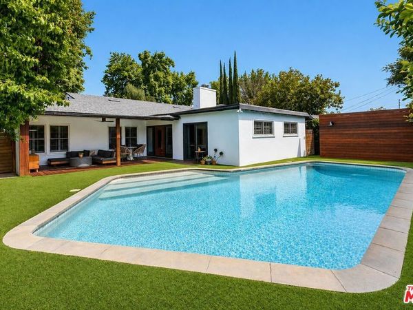 5245 Ventura Canyon Avenue, Sherman Oaks, CA 91401