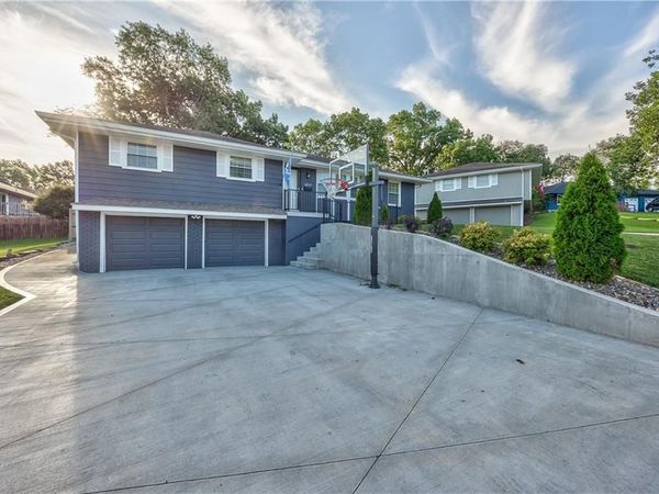 10717 McGee Street, Kansas City, MO 64114