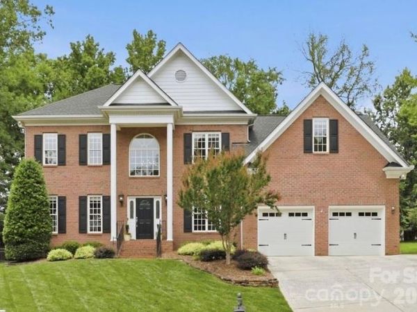 7011 Edenderry Drive, Charlotte, NC 28270