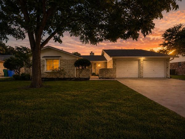 2301 Lillie LN, Taylor, TX 76574