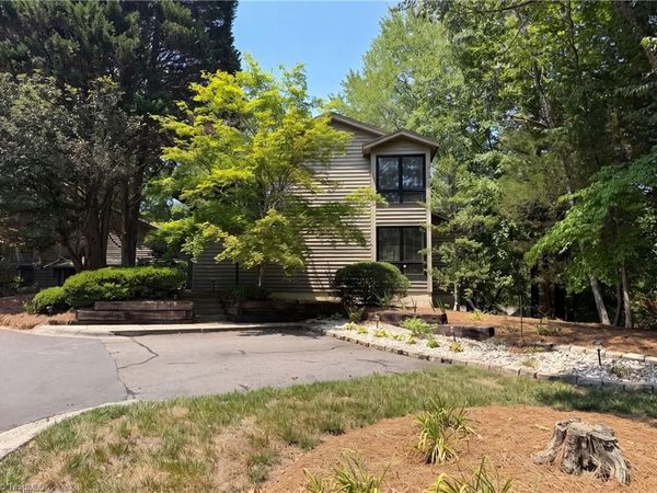 101 Maple Hill Court , Winston-Salem, NC 27106