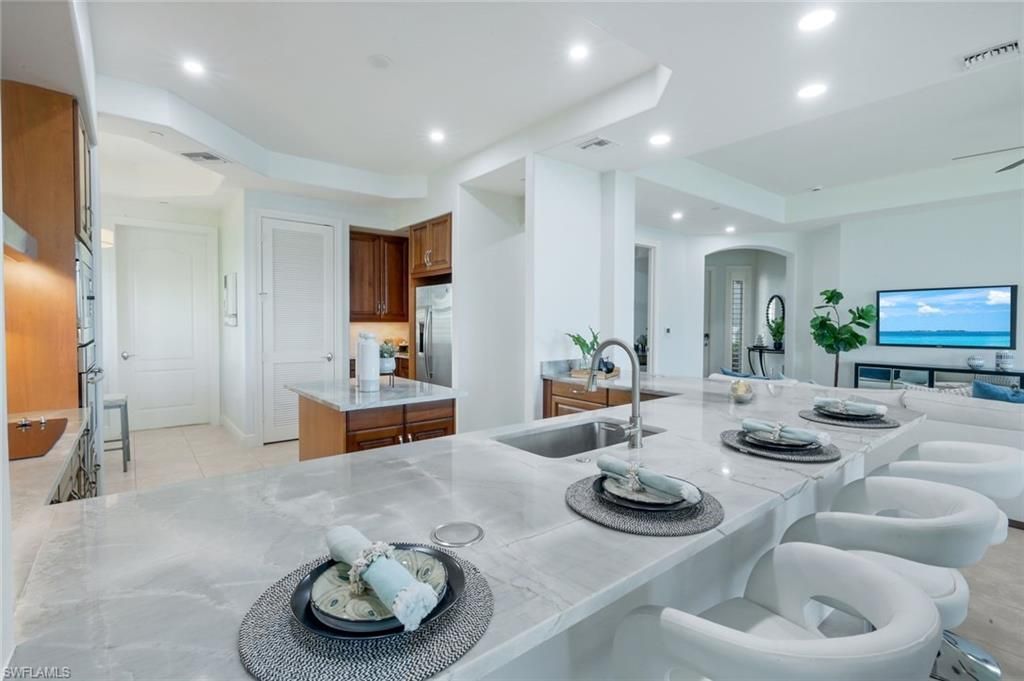 558 Avellino Isles Cir , Unit 14102, Naples, FL 34119 Photo
