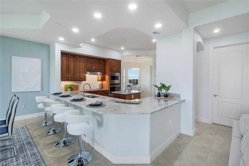 558 Avellino Isles Cir , Unit 14102, Naples, FL 34119 Photo