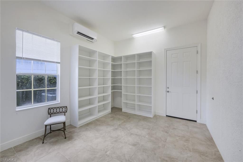 558 Avellino Isles Cir , Unit 14102, Naples, FL 34119 Photo