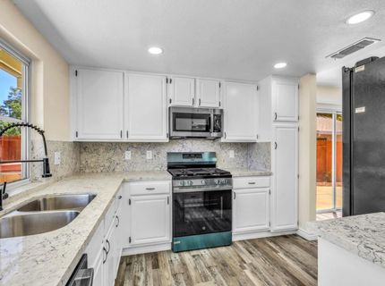 9081 Meadowdale Way, Elk Grove, CA 95624 Photo