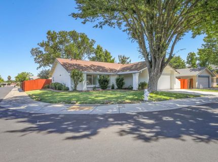 9081 Meadowdale Way, Elk Grove, CA 95624 Photo