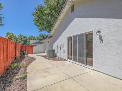 9081 Meadowdale Way, Elk Grove, CA 95624 Photo