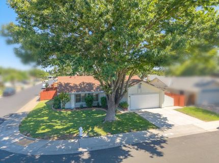 9081 Meadowdale Way, Elk Grove, CA 95624 Photo