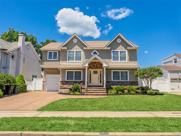 1801 Gerald Avenue , East Meadow, NY 11554