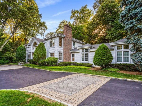 11 Wenwood Drive , Brookville, NY 11545
