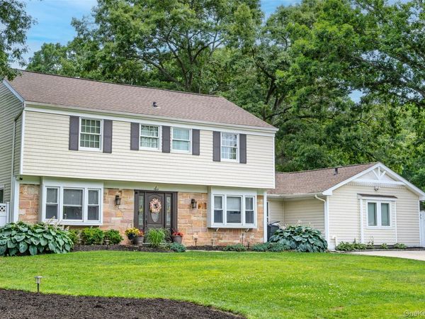 6 Stratton Lane , Stony Brook, NY 11790