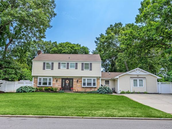 6 Stratton Lane , Stony Brook, NY 11790