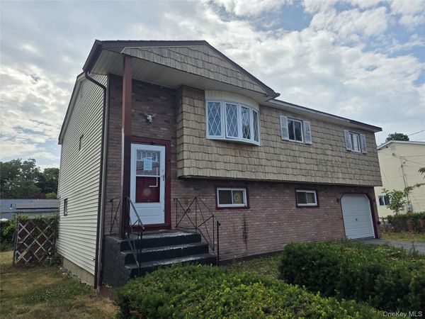 4 S 21st Street , Wyandanch, NY 11798