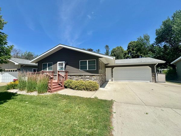 608 Elaine Avenue , Marshall, MN 56258