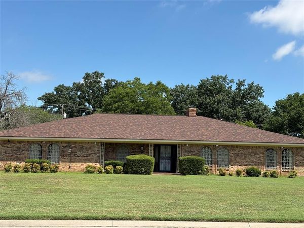 1210 W Westhill Drive, Cleburne, TX 76033
