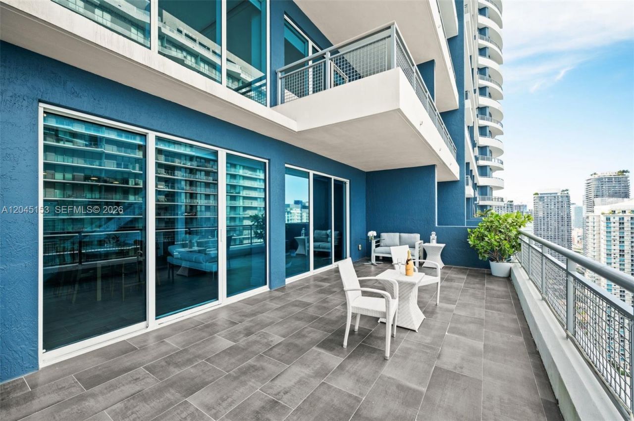60 SW 13th St, Unit 4002, Miami, FL 33130 Photo