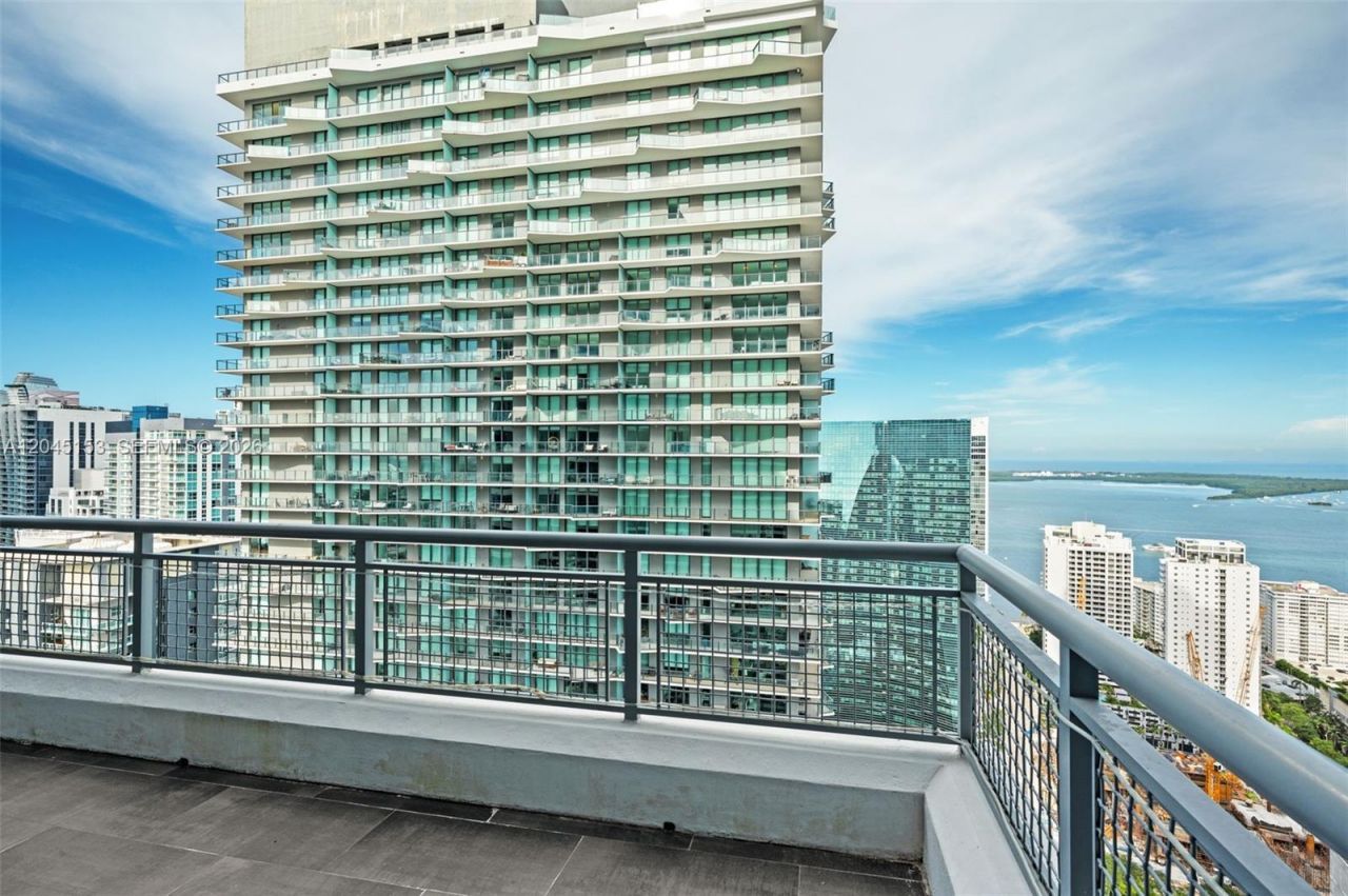 60 SW 13th St, Unit 4002, Miami, FL 33130 Photo
