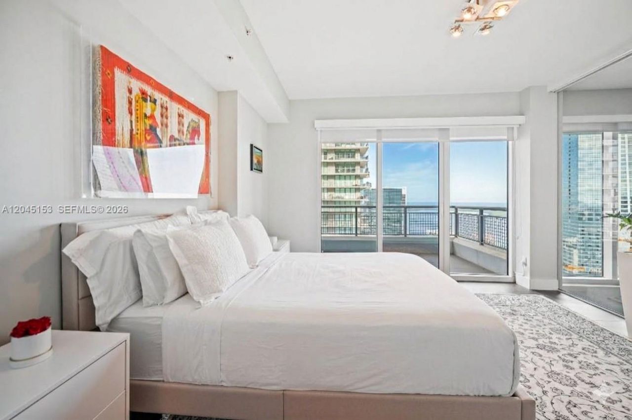 60 SW 13th St, Unit 4002, Miami, FL 33130 Photo