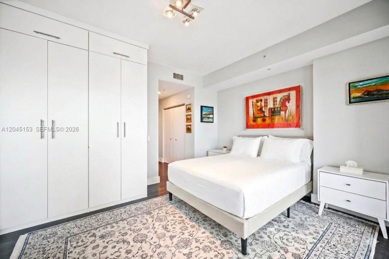 60 SW 13th St, Unit 4002, Miami, FL 33130 Photo