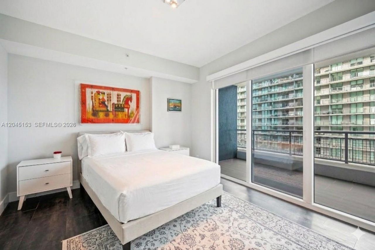 60 SW 13th St, Unit 4002, Miami, FL 33130 Photo