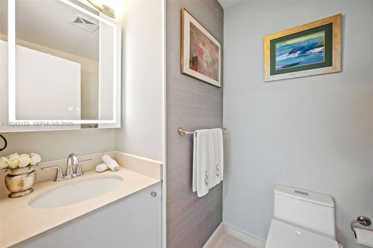 60 SW 13th St, Unit 4002, Miami, FL 33130 Photo