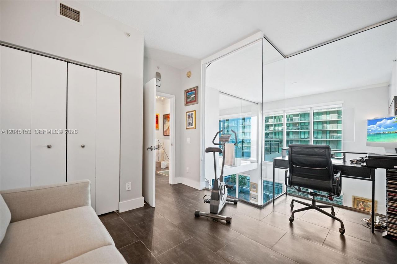 60 SW 13th St, Unit 4002, Miami, FL 33130 Photo