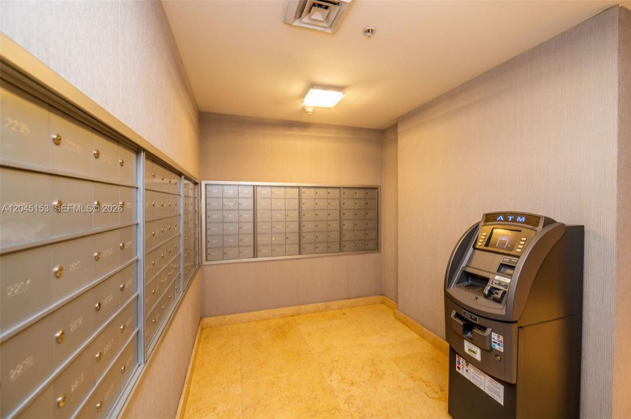 60 SW 13th St, Unit 4002, Miami, FL 33130 Photo