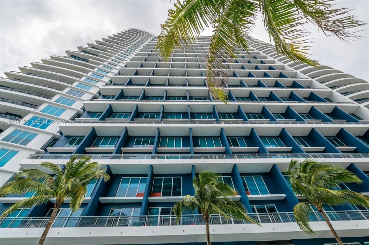 60 SW 13th St, Unit 4002, Miami, FL 33130 Photo