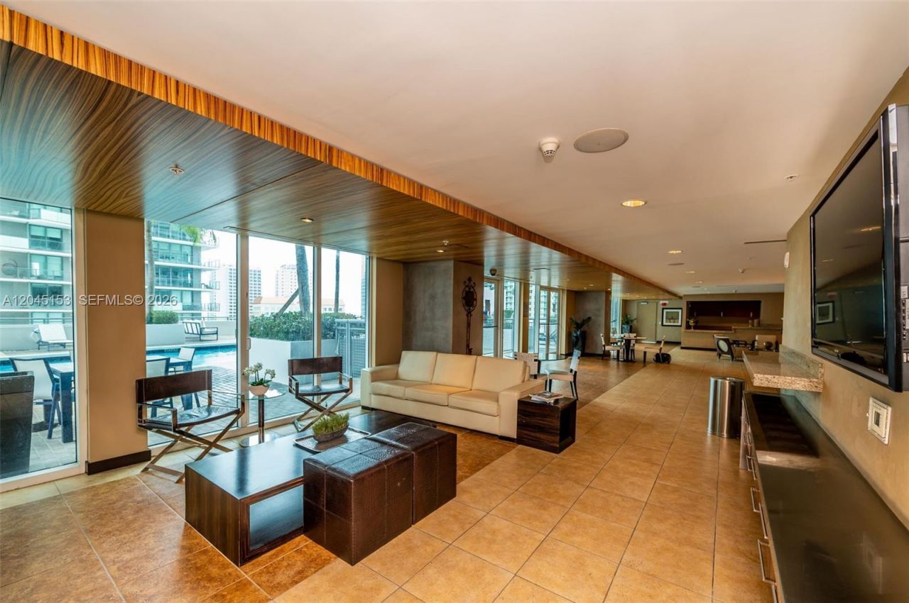 60 SW 13th St, Unit 4002, Miami, FL 33130 Photo