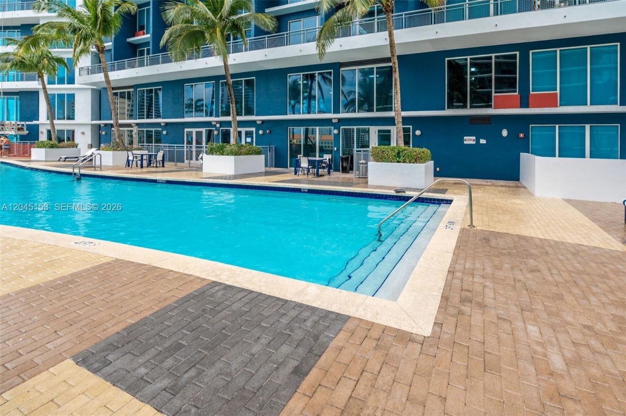 60 SW 13th St, Unit 4002, Miami, FL 33130 Photo