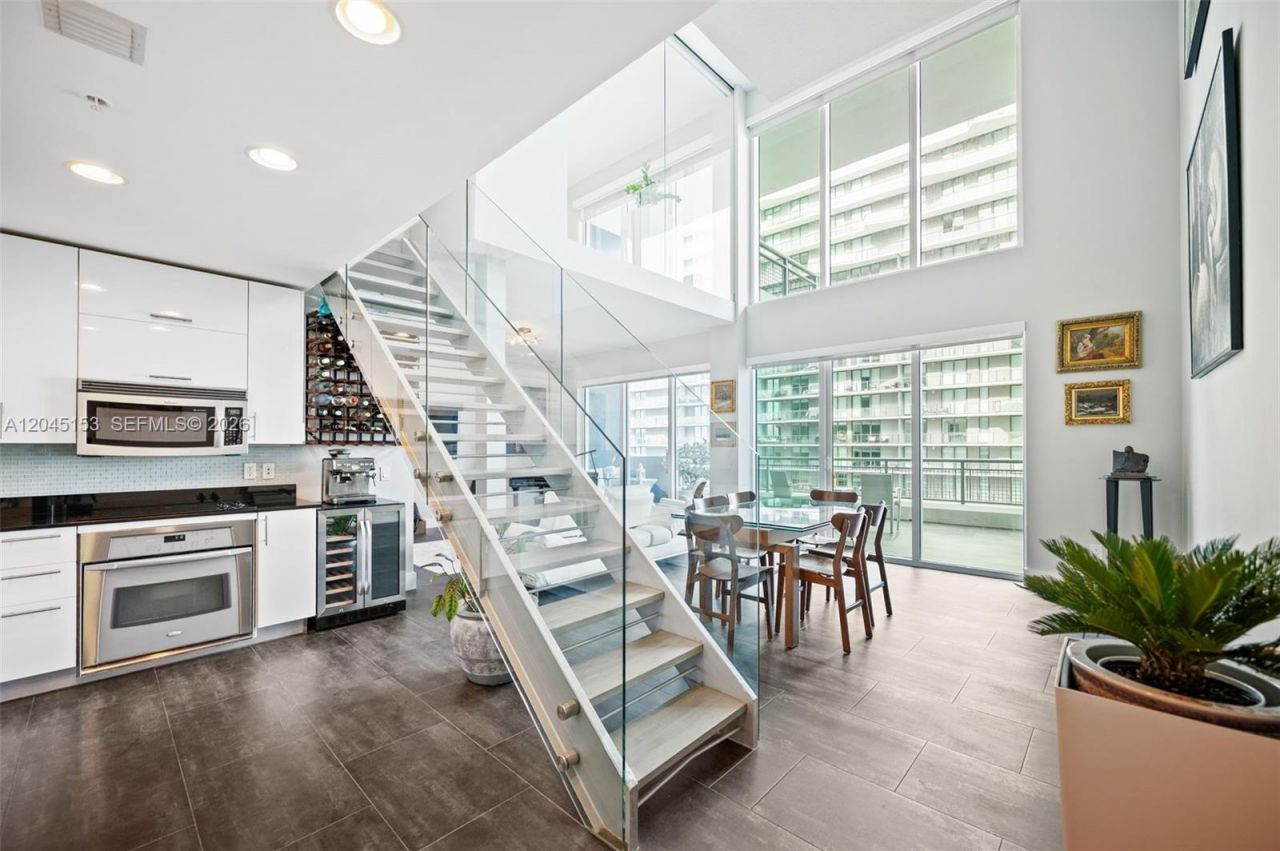 60 SW 13th St, Unit 4002, Miami, FL 33130 Photo