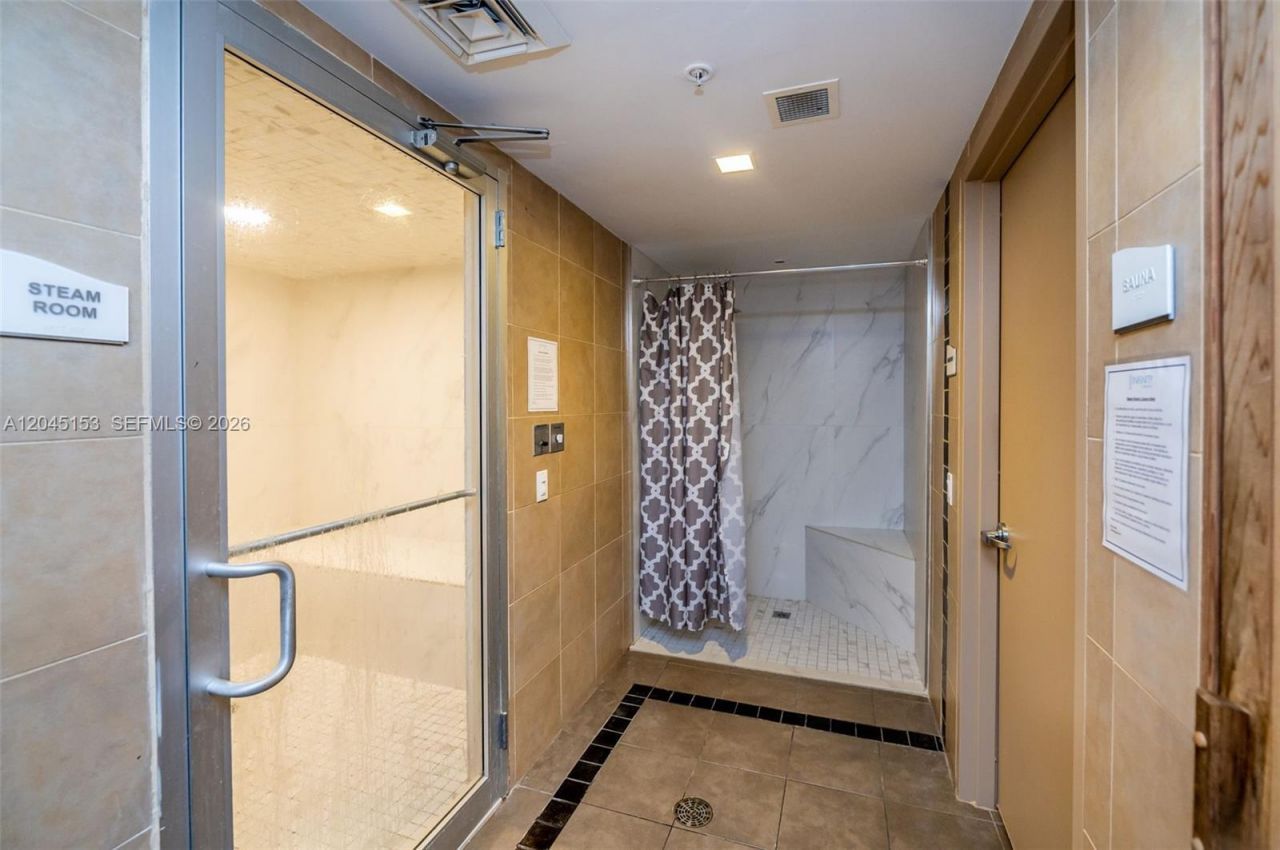 60 SW 13th St, Unit 4002, Miami, FL 33130 Photo