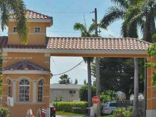 600 Layne Blvd , Unit 115, Hallandale Beach, FL 33009