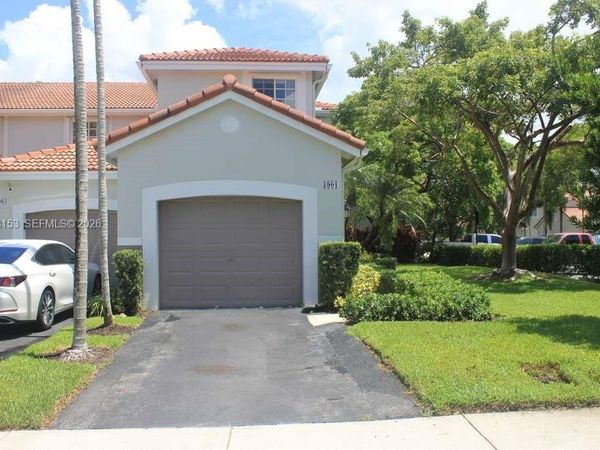 3901 San Simeon Ln, Weston, FL 33331
