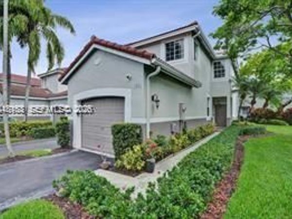 3901 San Simeon Ln , Weston, FL 33331