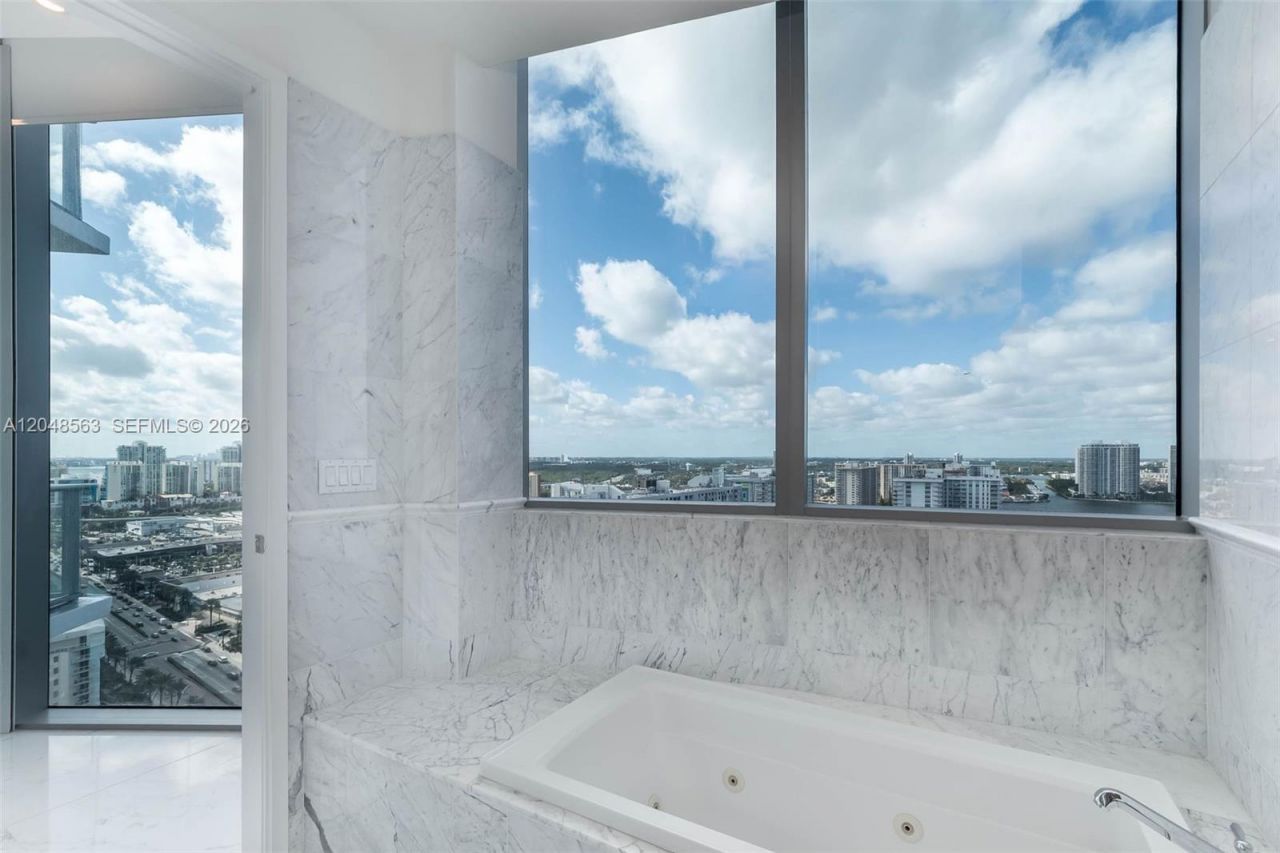 17475 Collins Ave , Unit 2003, Sunny Isles Beach, FL 33160 Photo