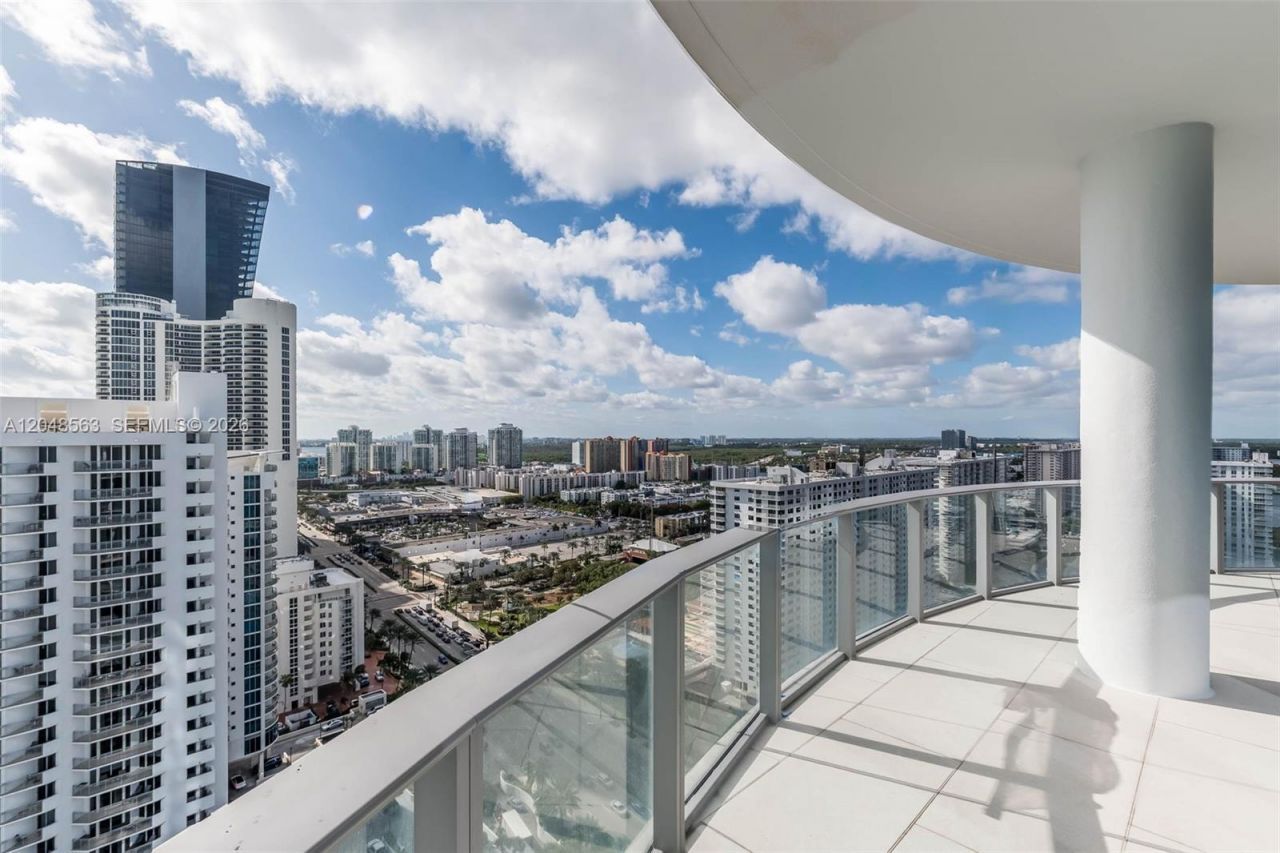 17475 Collins Ave , Unit 2003, Sunny Isles Beach, FL 33160 Photo