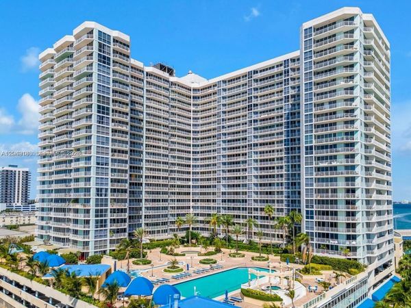 7601 E Treasure Dr , Unit 1017, North Bay Village, FL 33141