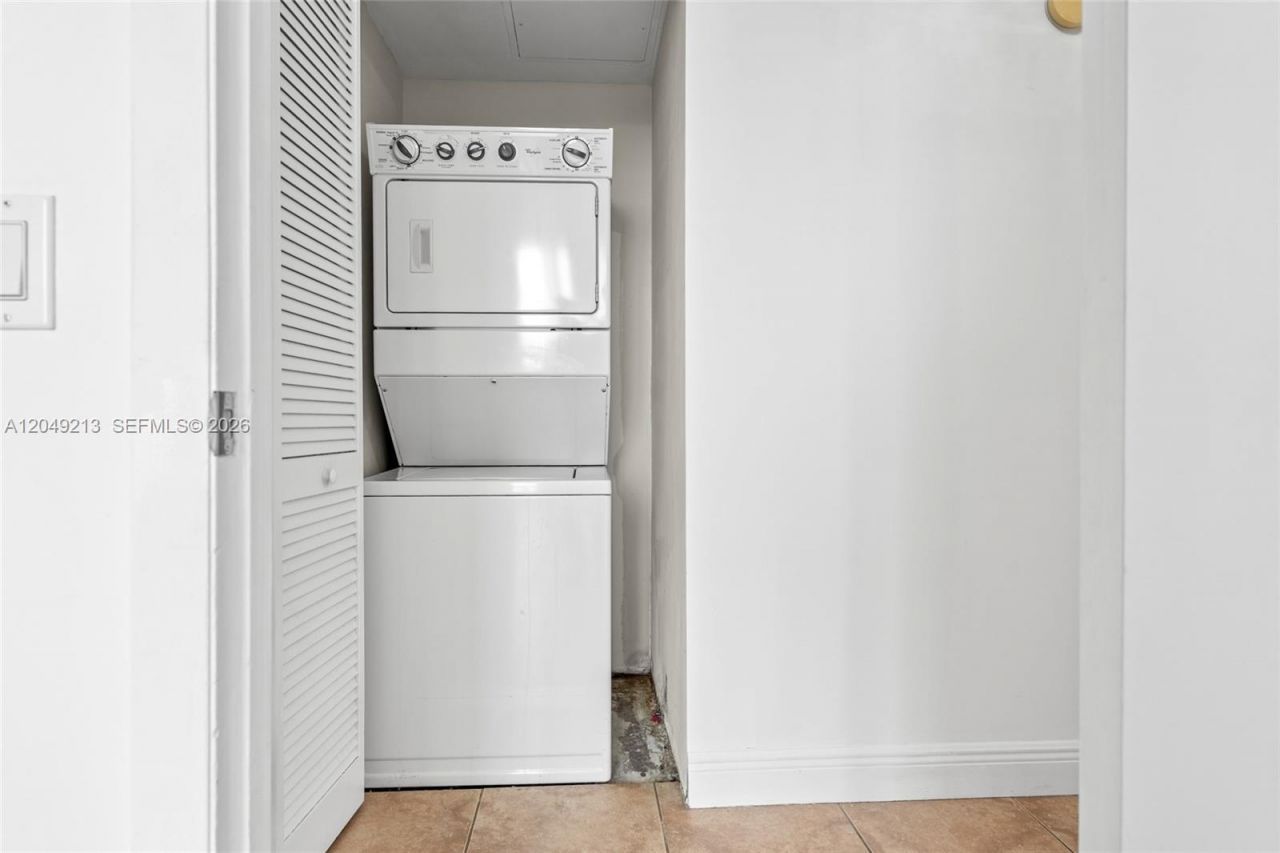 2681 N Flamingo Rd , Unit 2205S, Sunrise, FL 33323 Photo
