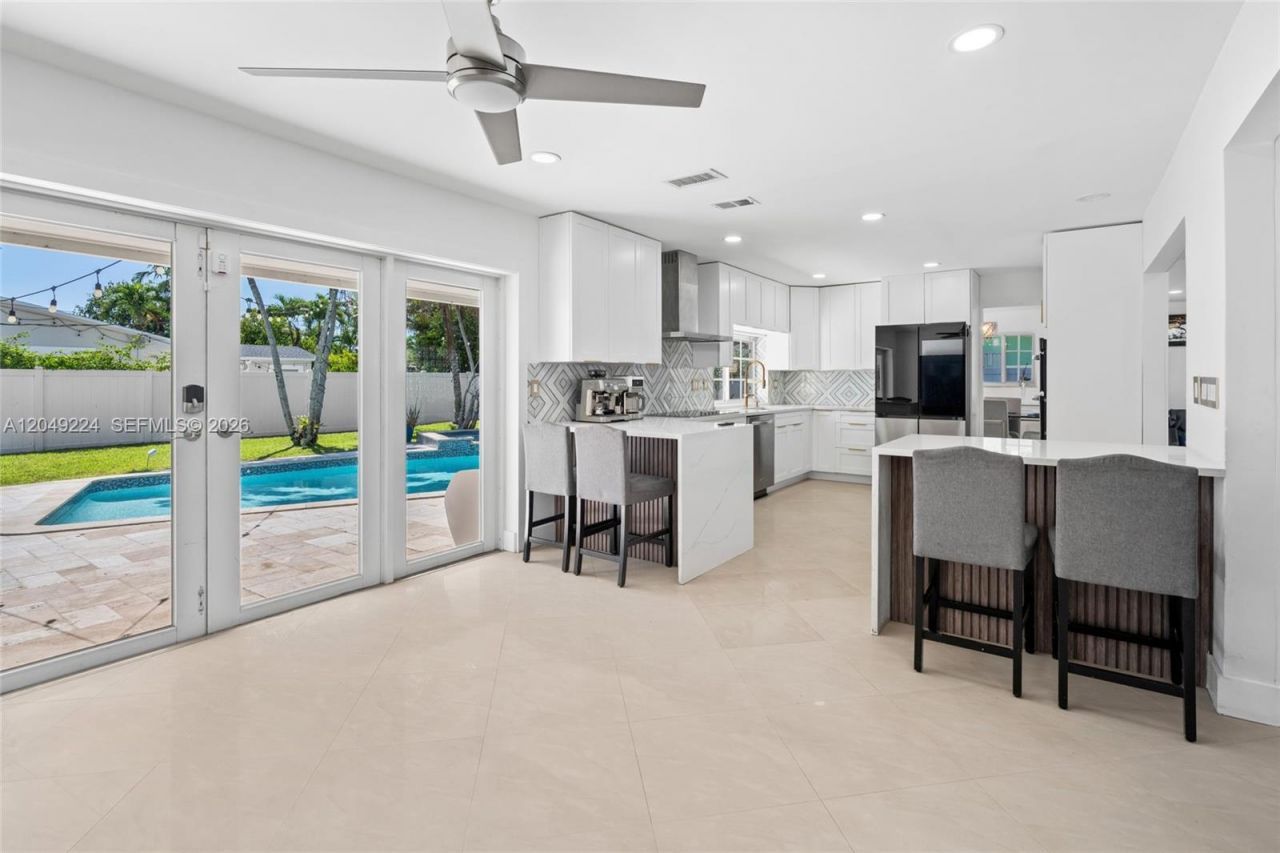 20235 Highland Lakes Blvd , Miami, FL 33179 Photo