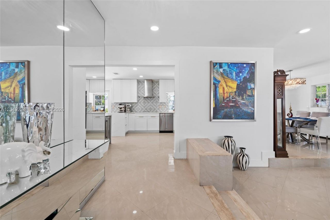 20235 Highland Lakes Blvd , Miami, FL 33179 Photo
