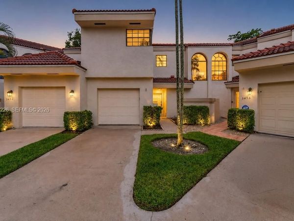 3454 Laurel Oaks Ln , Hollywood, FL 33021