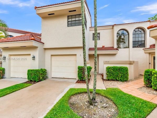 3454 Laurel Oaks Ln , Hollywood, FL 33021