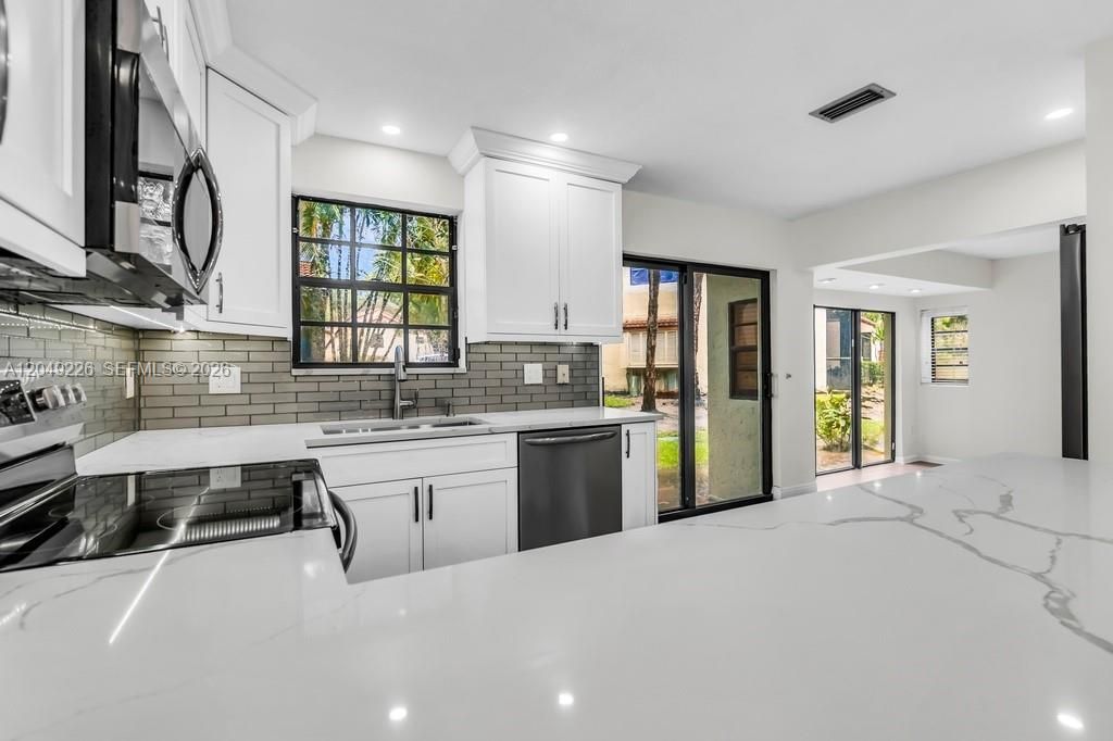 3454 Laurel Oaks Ln , Hollywood, FL 33021 Photo