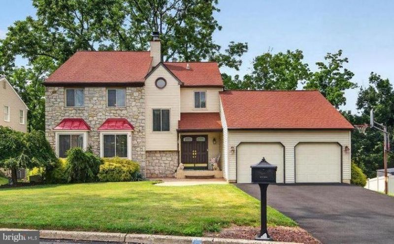 17 SEEDLING DRIVE, HOLLAND, PA 18966