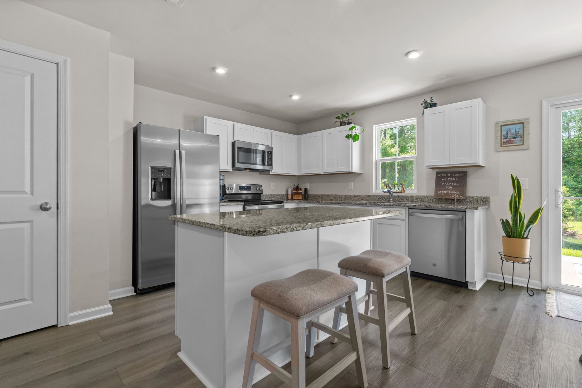 142 Villa Grande St.  Photo 4